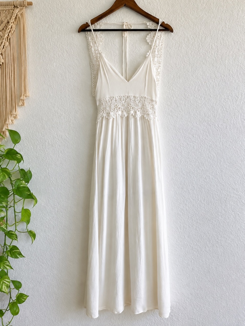2Bella White Crochet Lace Boho Maxi Dress | Open Back | Size Small